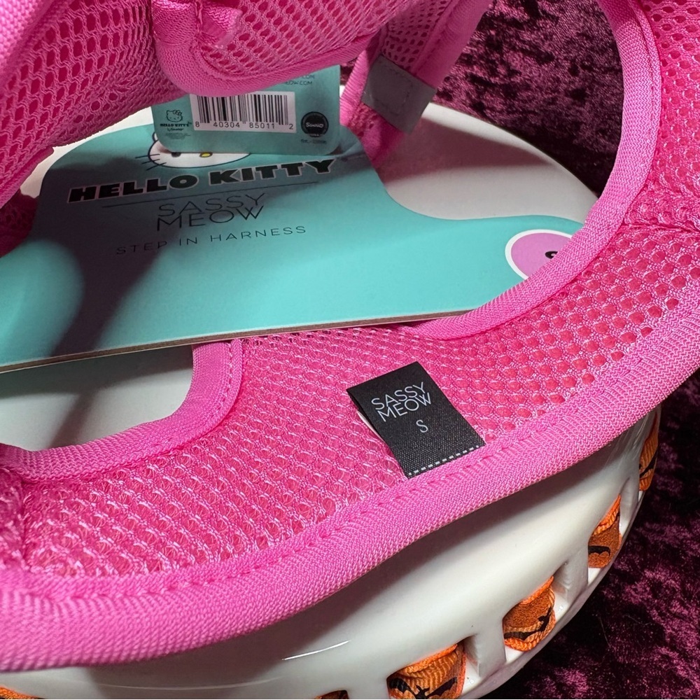 Sassy Meow Sanrio Hello Kitty SMALL Cat Dog Pink Collar Leash & Harness - Picture 10 of 12